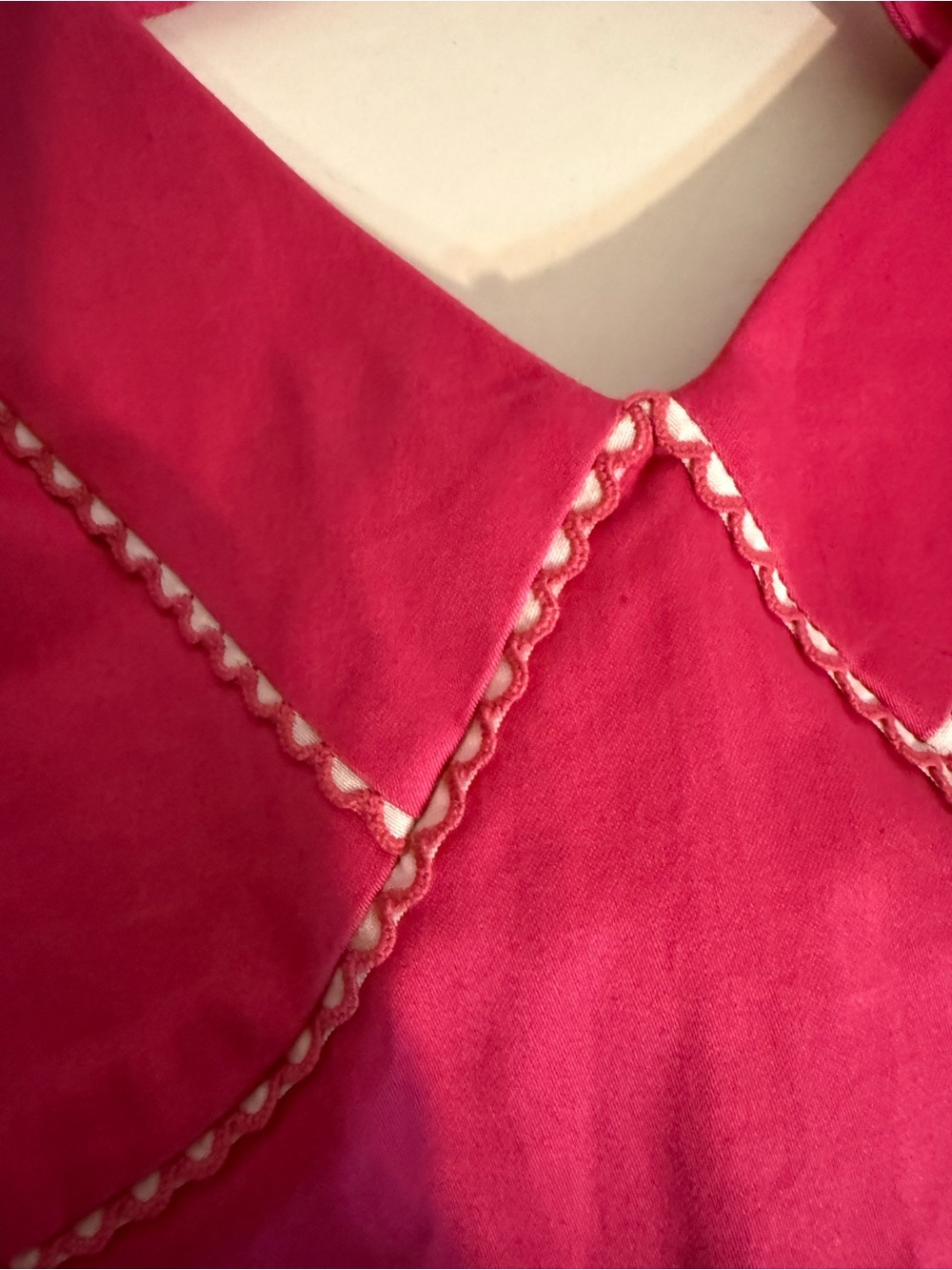 Island Republic fuschia pink halter top with white stitching detailing. Summer - Picture 3 of 8